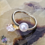 18ct Yellow Gold with white premium Zirconia and pearl ring.